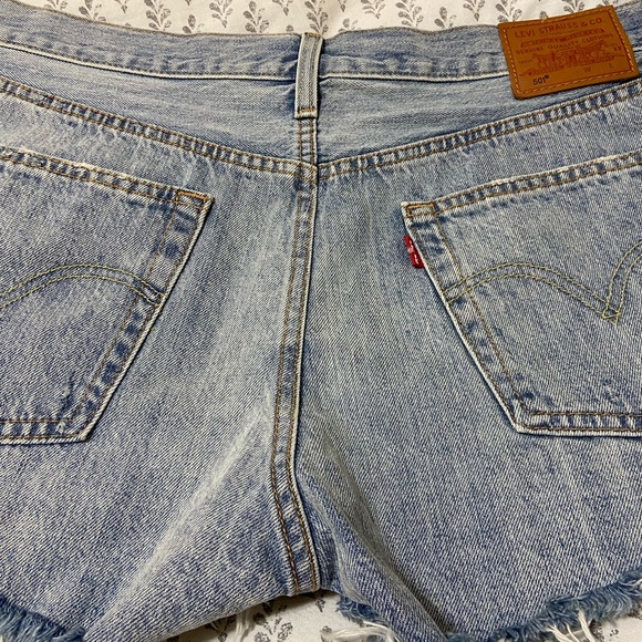 Levi’s 501 Light Wash High Rise Jean Shorts - Picture 4 of 8